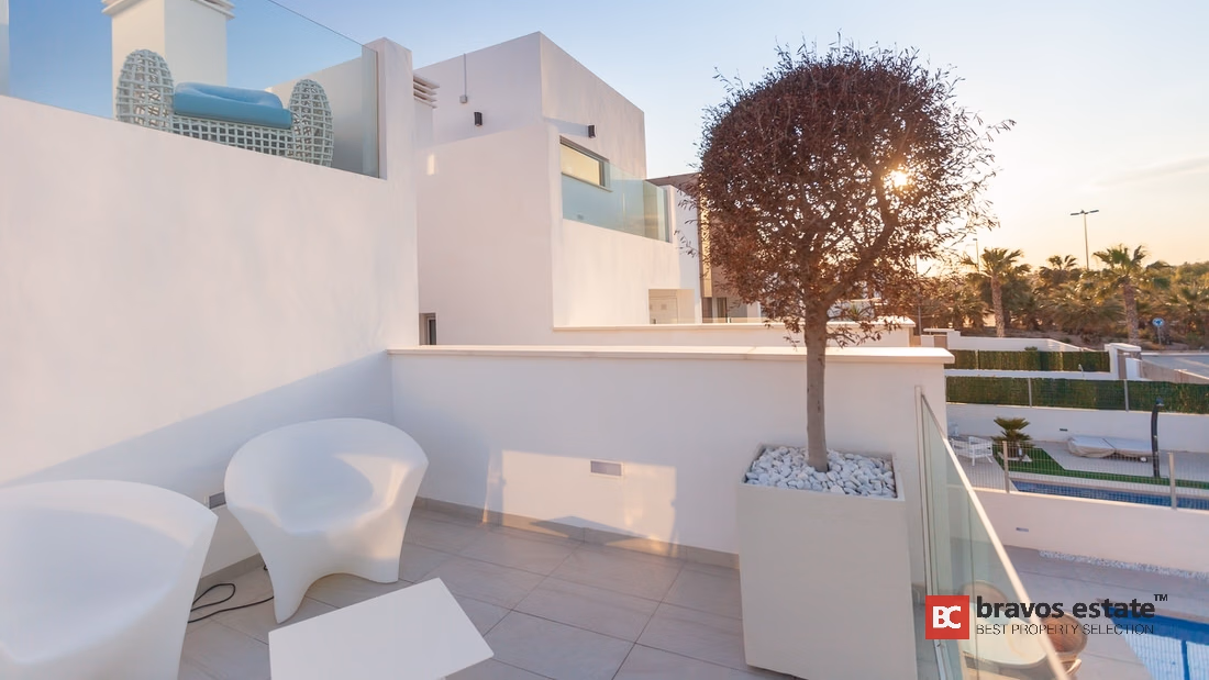 Villa de Obra Nueva de 3 Dormitorios en Guardamar del Segura - 25