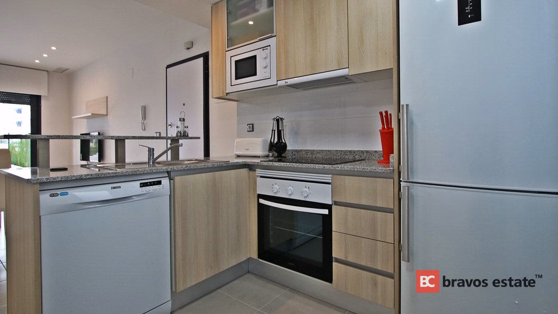 Beachside 2-Bedroom Apartment in Arenales del Sol · 113 m² - 17