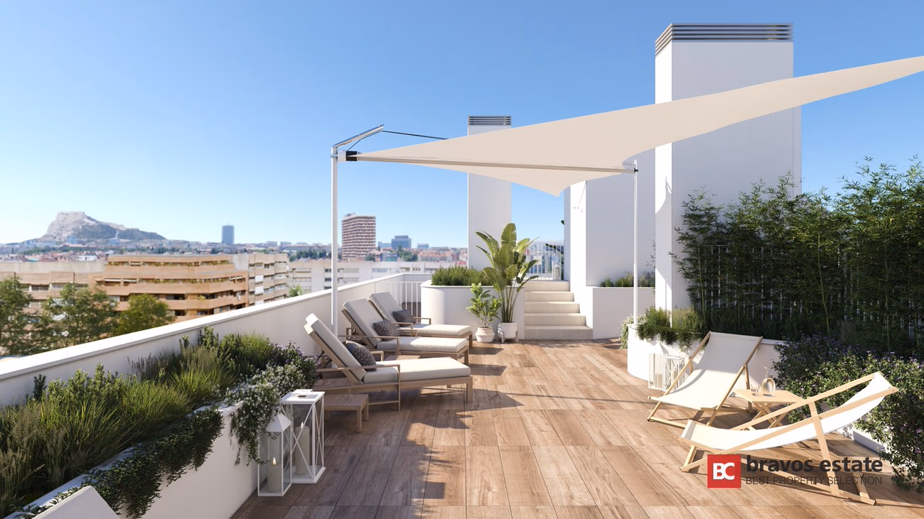 Beachside 4-Bedroom Apartment in Alicante · 123 m² - 1