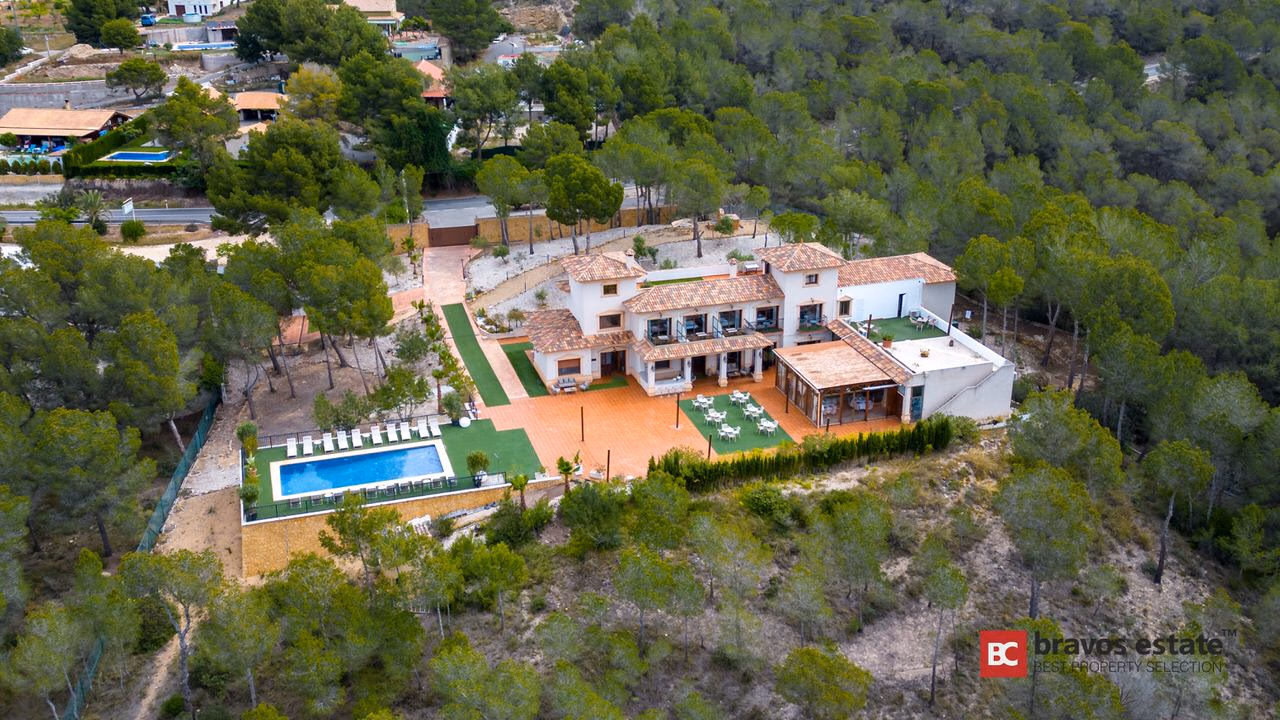 Villa De Lujo de 12 Dormitorios en Finestrat - 10