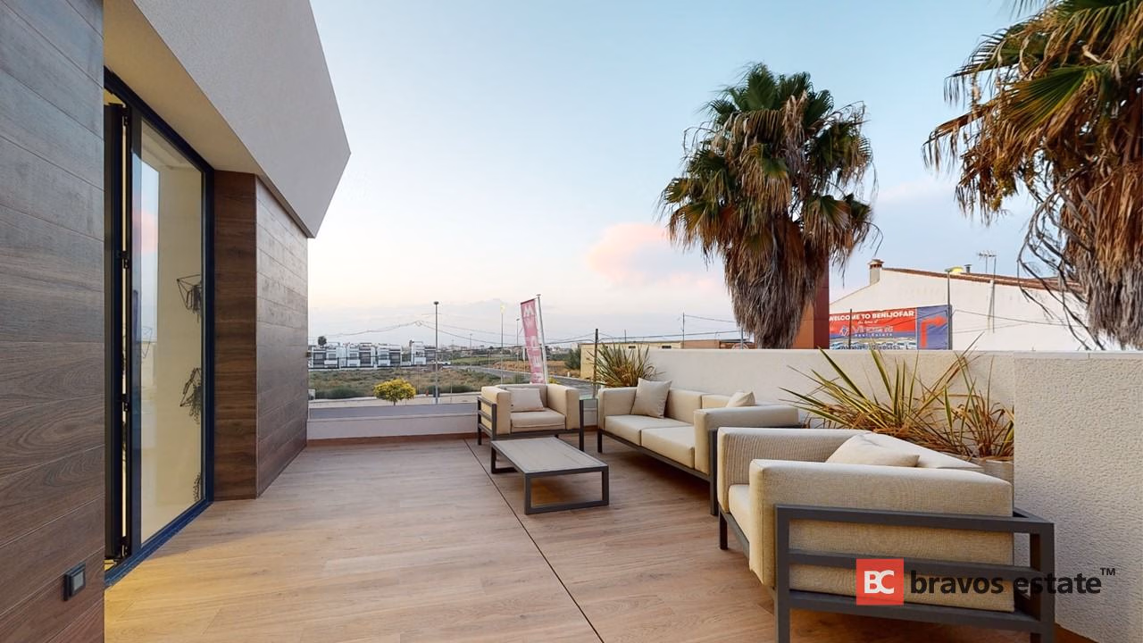 Beachside 4-Bedroom Villa in El Campello · 220 m² - 13