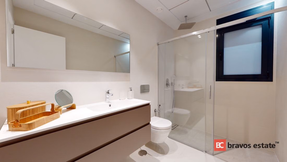 Spacious 3-Bedroom Villa in Finestrat · 282 m² - 1