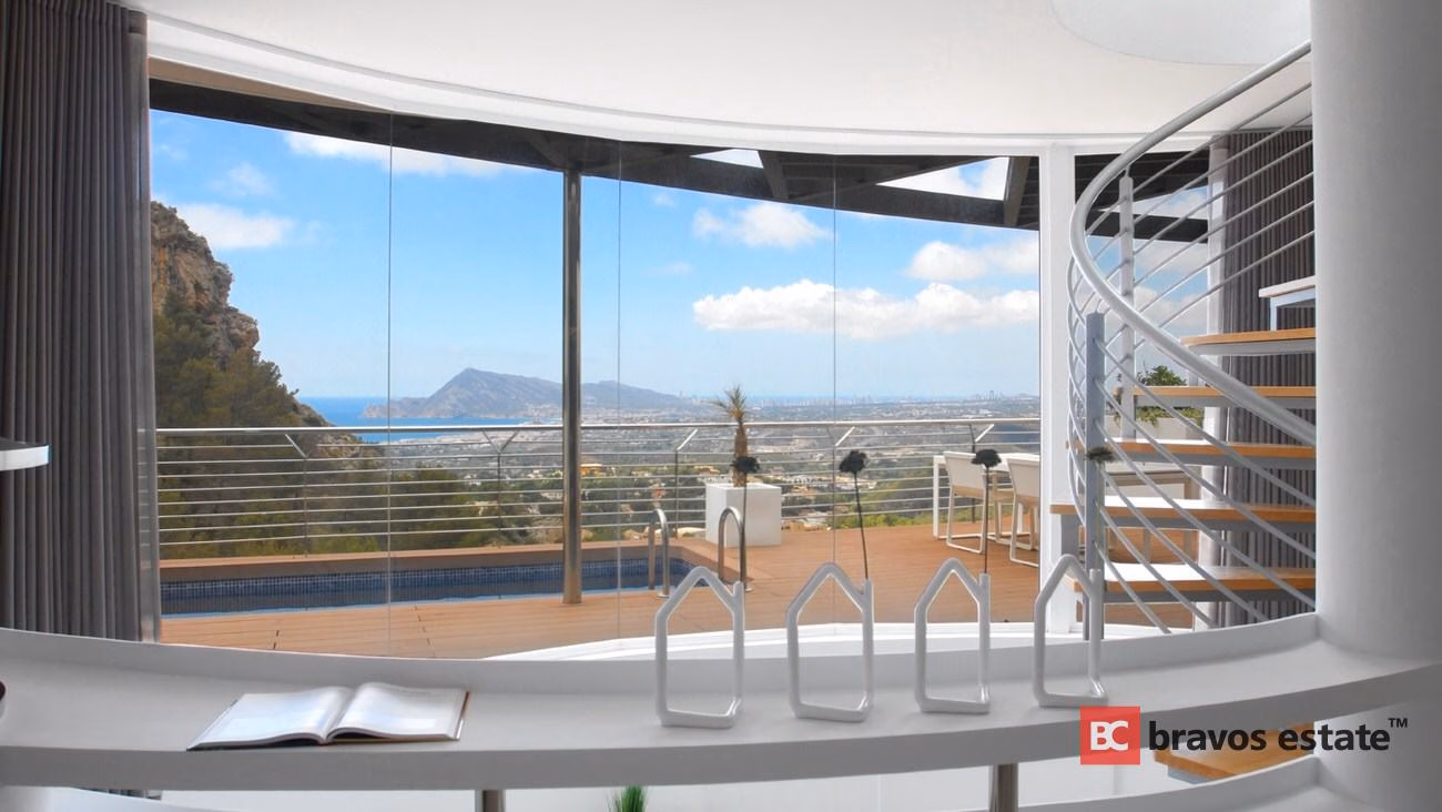 Seafront 6-Bedroom Villa in Altea - 4