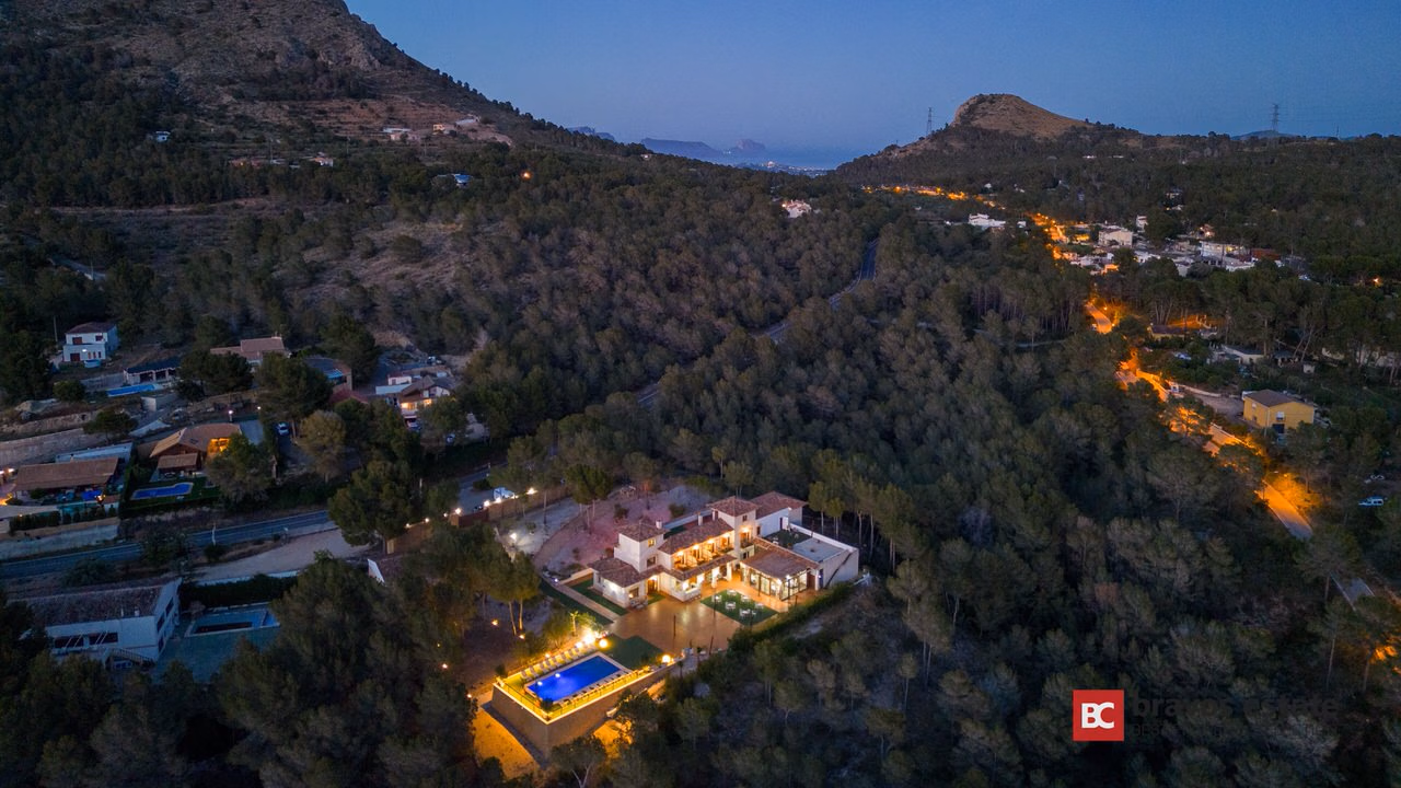 Villa De Lujo de 12 Dormitorios en Finestrat - 14