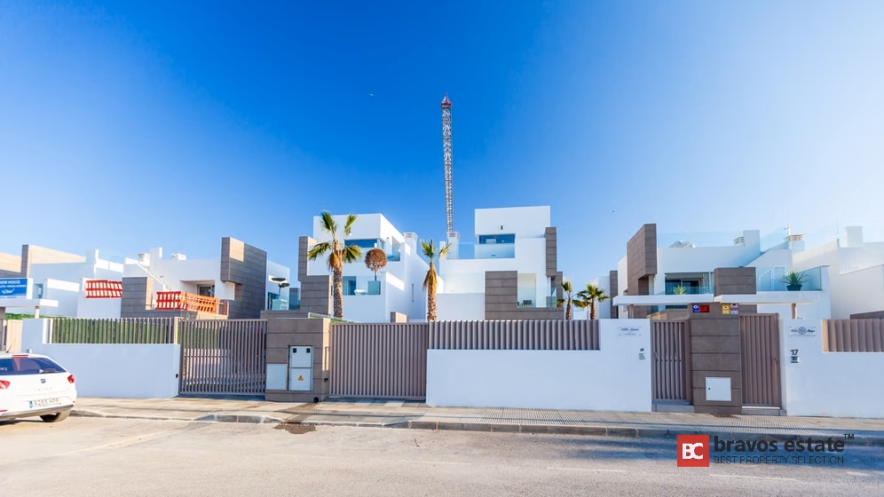 Villa de Obra Nueva de 3 Dormitorios en Guardamar del Segura - 14