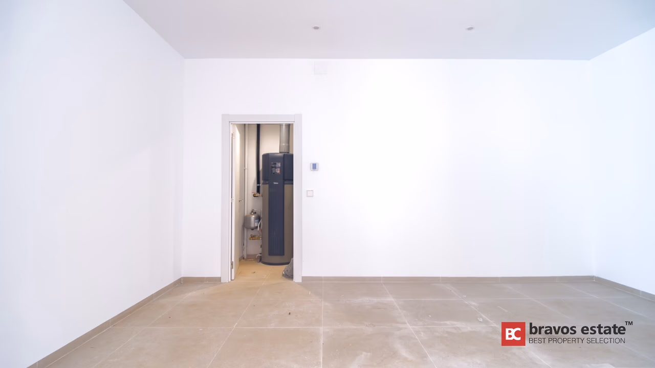 Villa Cerca del Mar de 5 Dormitorios en El Campello · 275 m² - 21