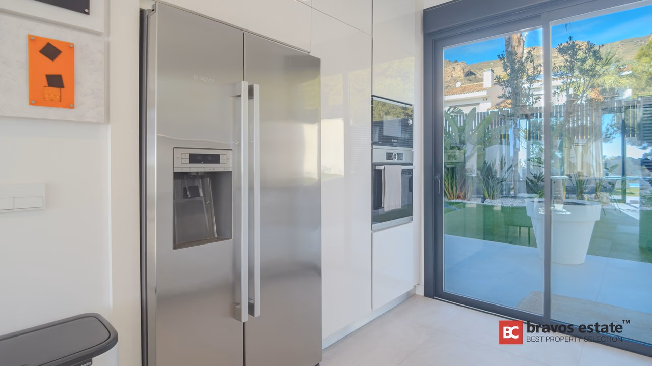 Spacious 3-Bedroom Villa in Finestrat - 16