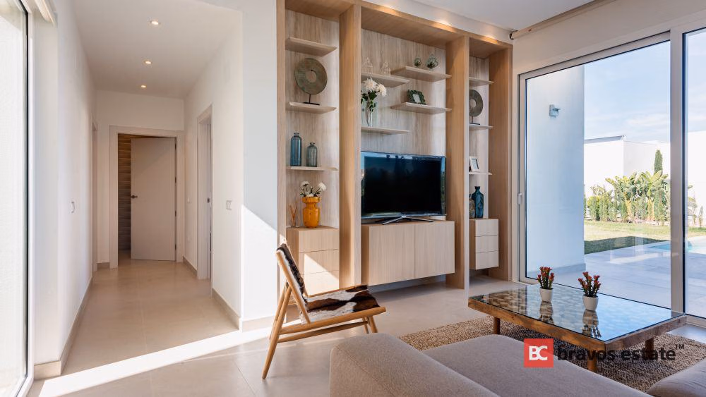 Spacious 3-Bedroom Villa in Las Colinas · 254 m² - 11