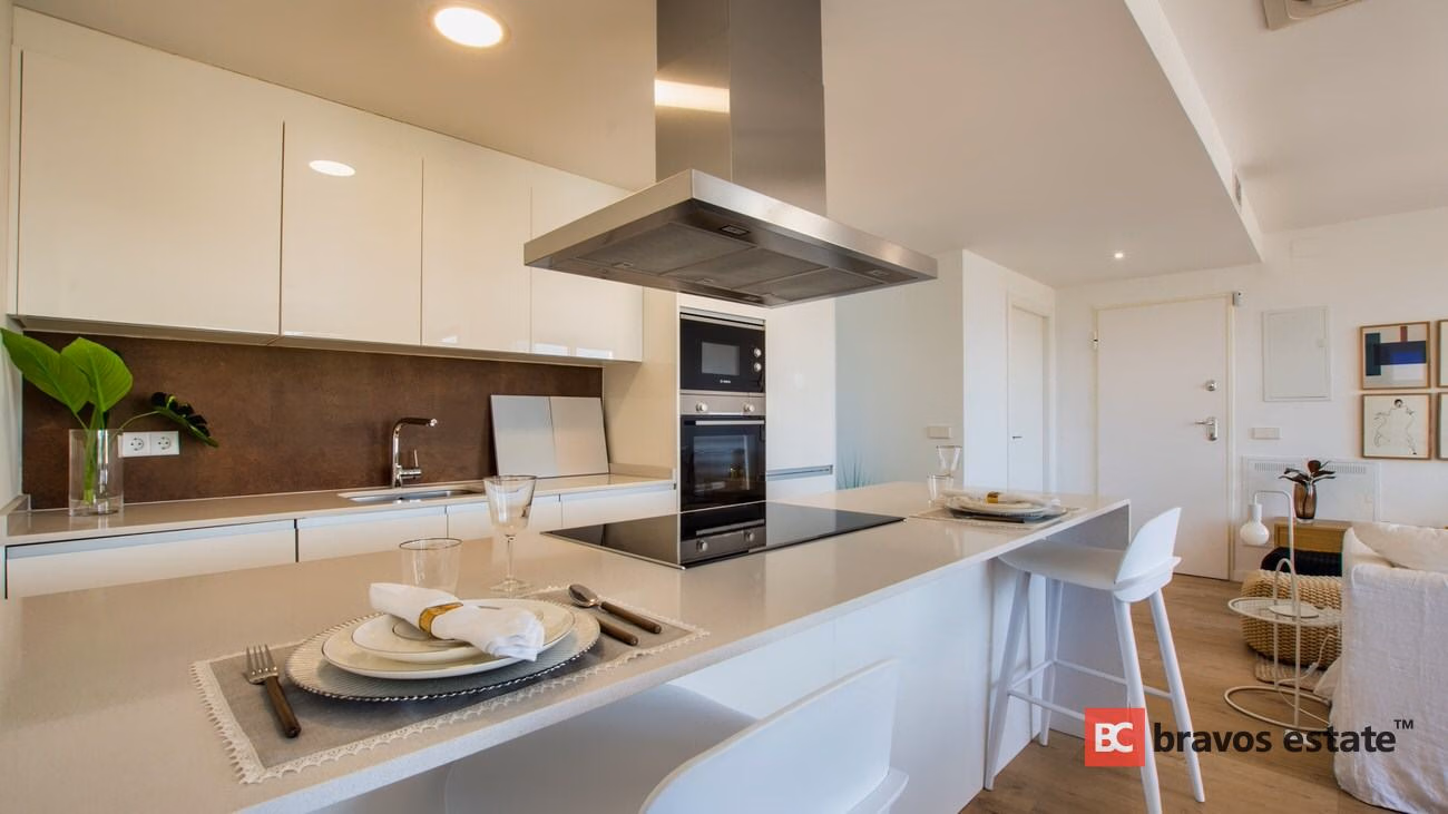Seafront 3-Bedroom Apartment in Villajoyosa · 138 m² - 7
