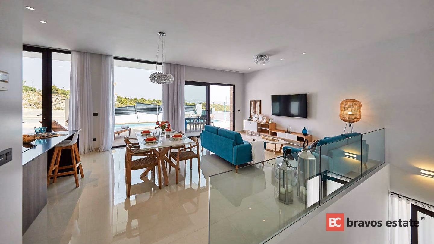Villa con techos de 3,2 m y vistas al mar en las colinas de Benidorm - 2