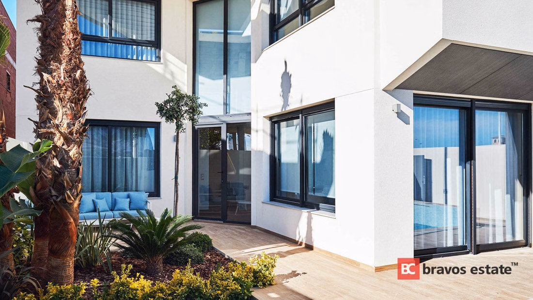 Вилла рядом с морем, 4 спальни в Торревьехе · 155 m² - 18