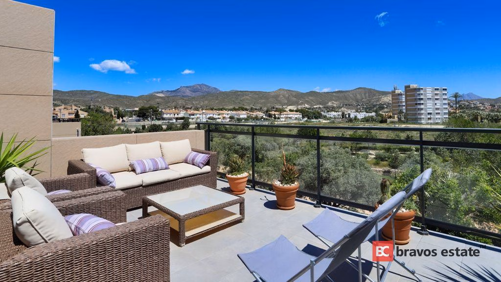 Seafront 3-Bedroom Bungalow in El Campello - 19