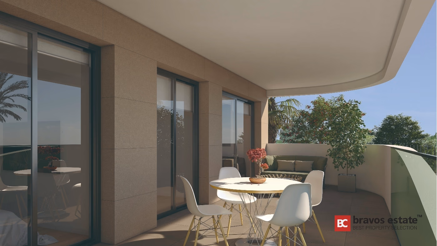 Beachside 2-Bedroom Apartment in Arenales del Sol · 89 m² - 3