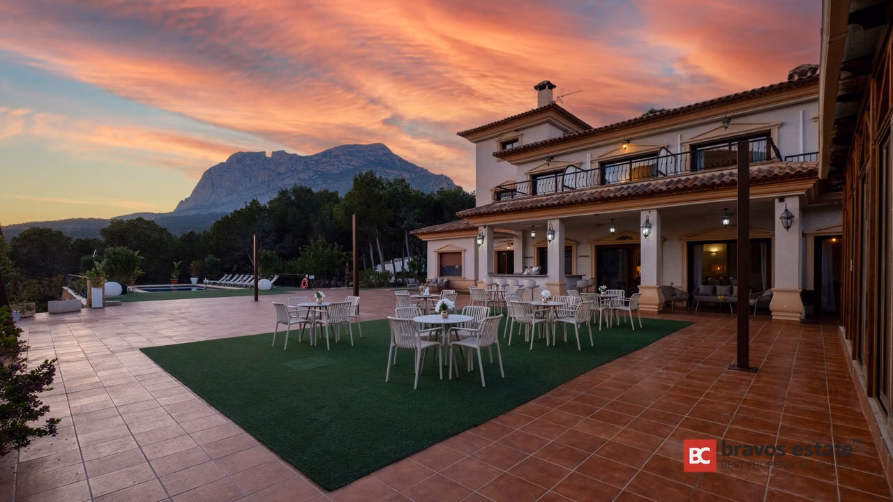 Villa De Lujo de 12 Dormitorios en Finestrat - 91
