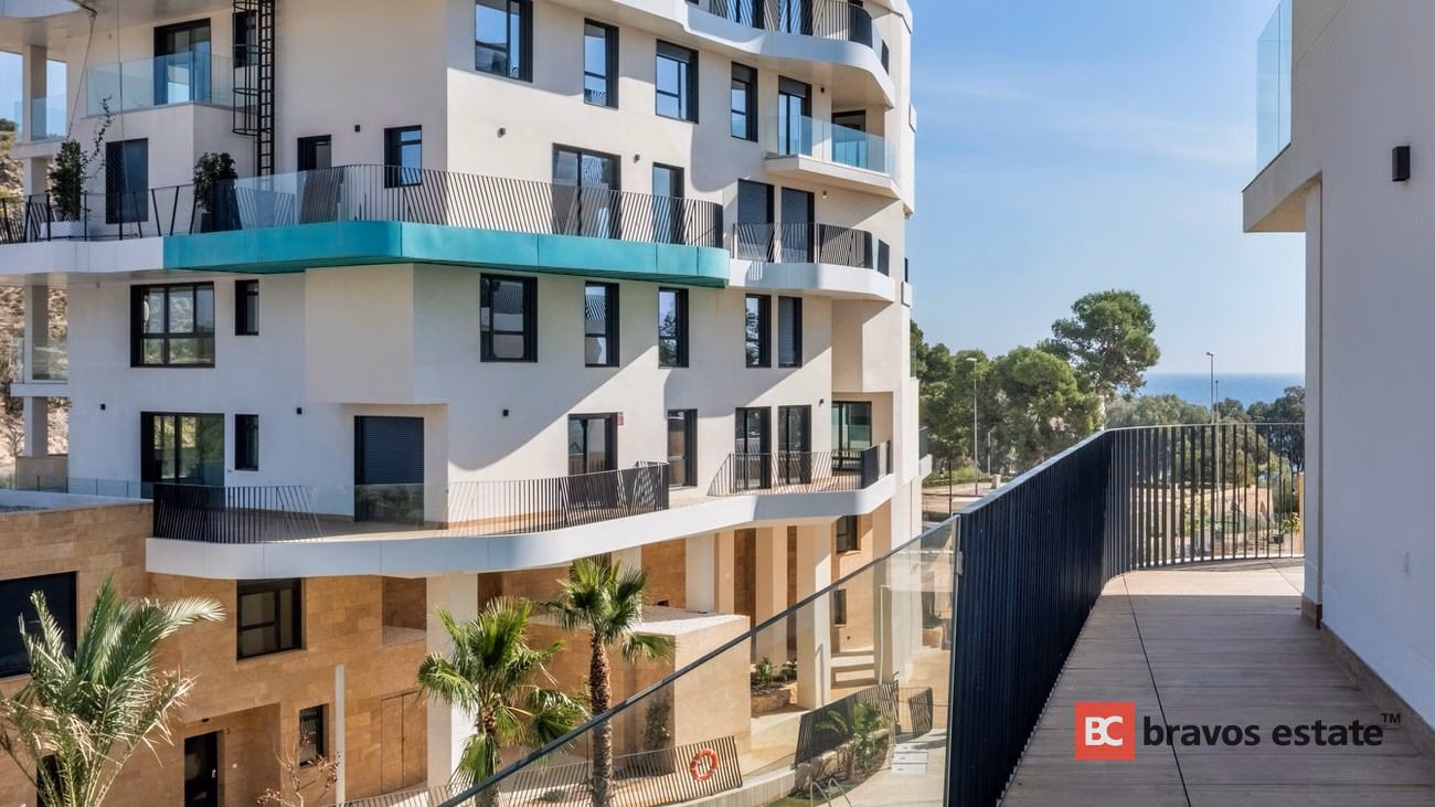 Seafront 3-Bedroom Apartment in Villajoyosa · 138 m² - 8
