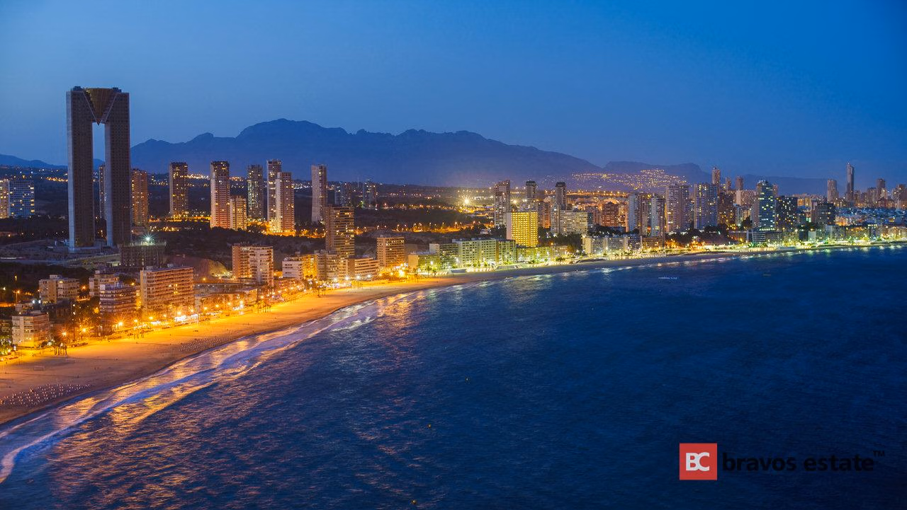 Seafront 2-Bedroom Apartment in Benidorm · Ref 1600 - 4