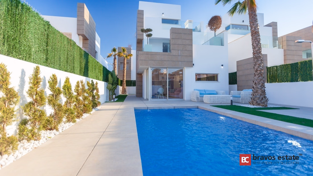 Villa de Obra Nueva de 3 Dormitorios en Guardamar del Segura - 3
