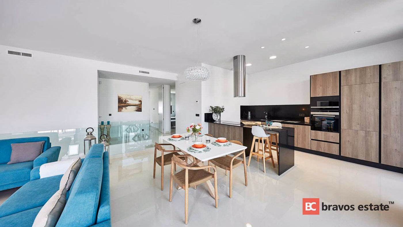 Villa con techos de 3,2 m y vistas al mar en las colinas de Benidorm - 8