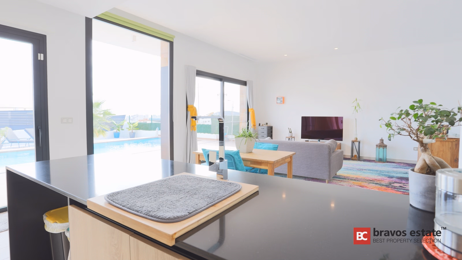 Просторная вилла, 5 спален в Финестрате · 330 m² - 10