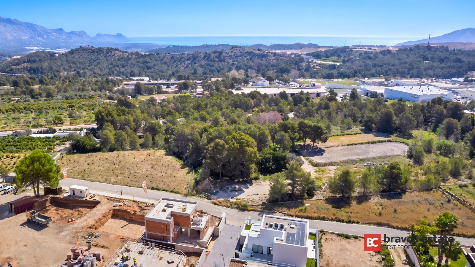 Villa with 140 m² Basement and Solar Power in La Nucía - 10