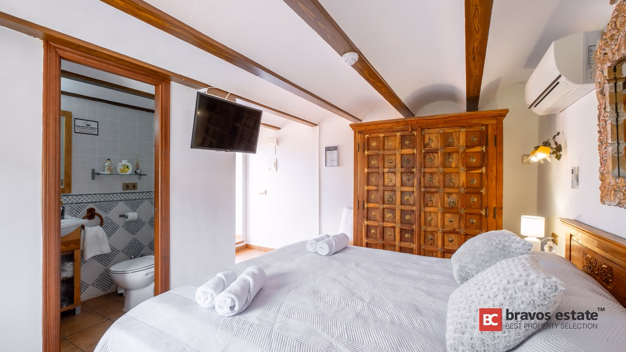 Villa De Lujo de 12 Dormitorios en Finestrat - 35