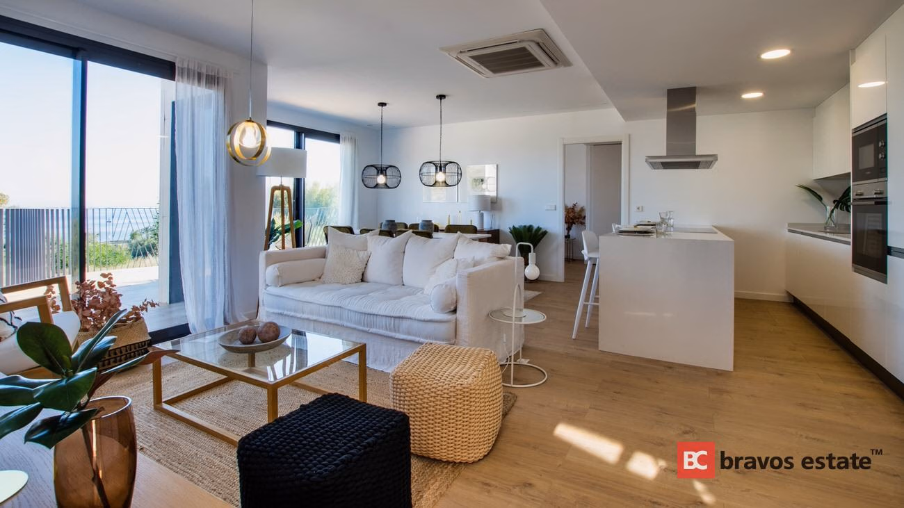 Seafront 3-Bedroom Apartment in Villajoyosa · 138 m² - 6