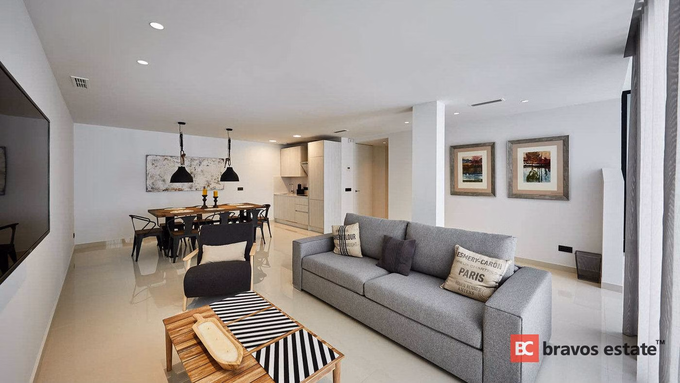 Villa con techos de 3,2 m y vistas al mar en las colinas de Benidorm - 16