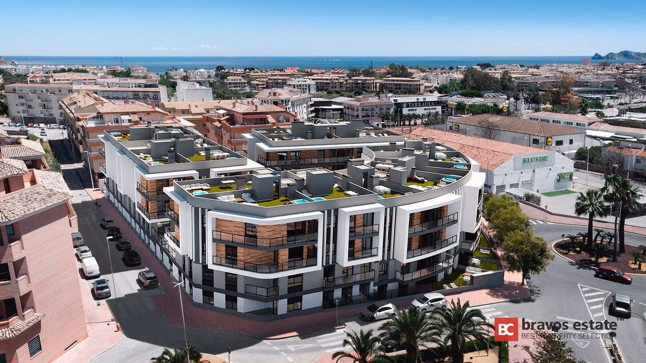 Beachside 2-Bedroom Apartment in Javea - 2