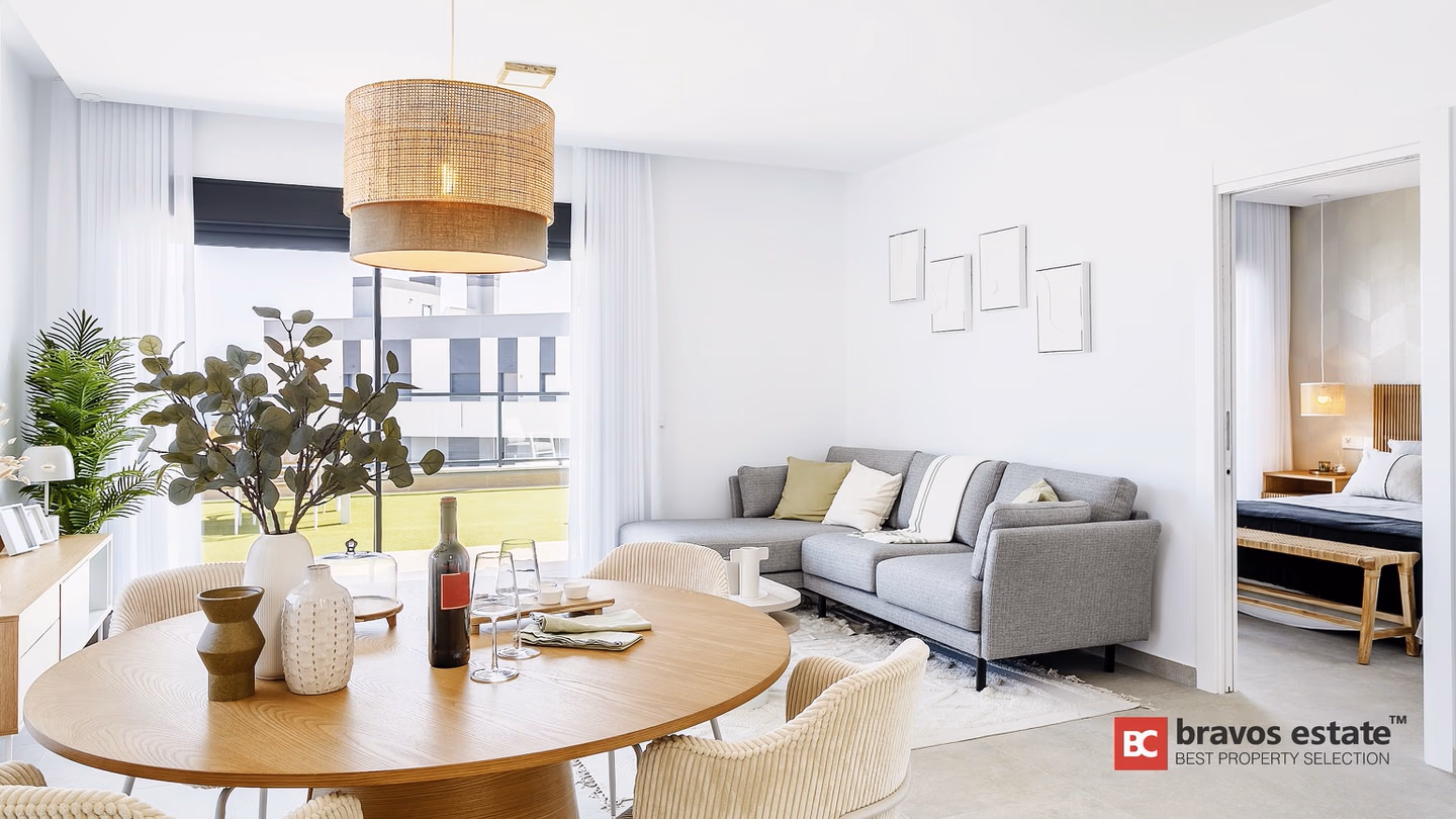 Beachside 3-Bedroom Apartment in Arenales del Sol - 4