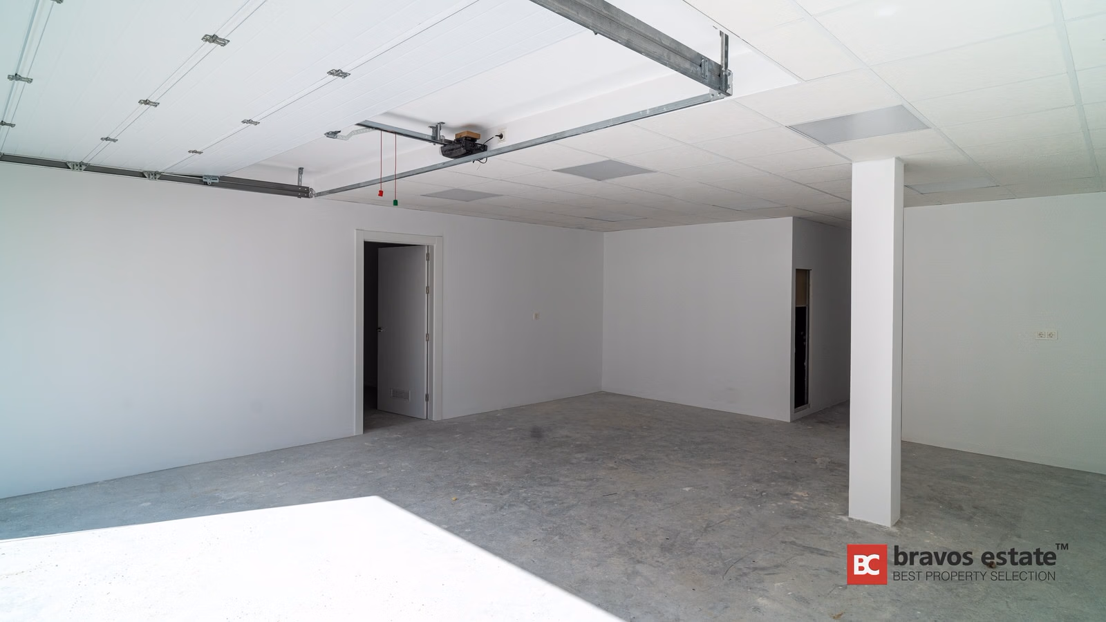 Villa Espaciosa de 3 Dormitorios en Las Colinas · 409 m² - 20