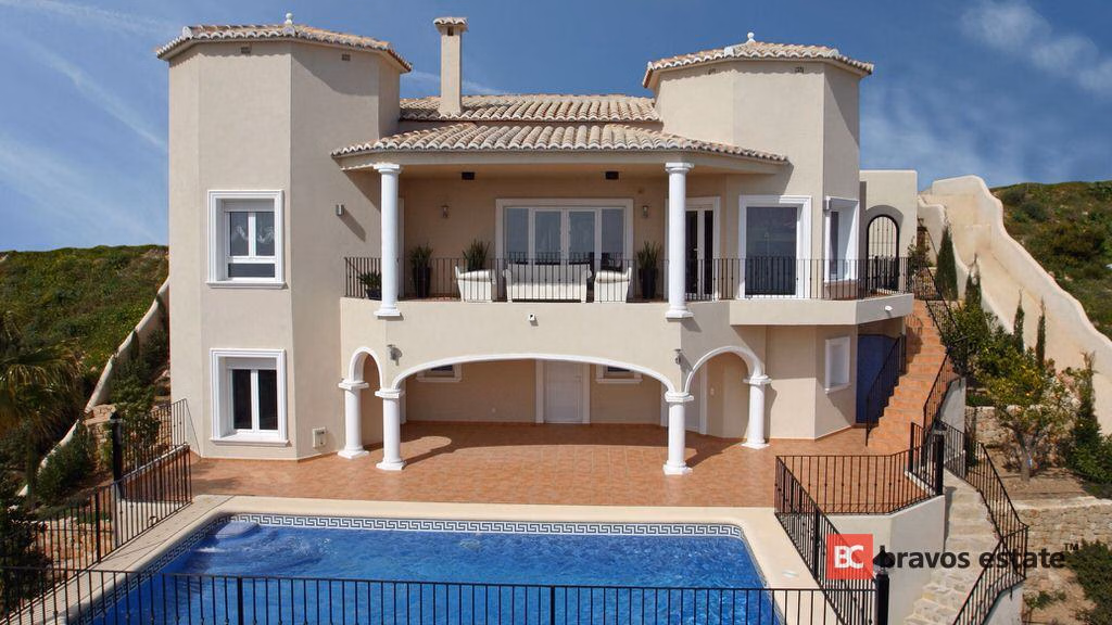 Beachside 3-Bedroom Villa in Cumbre del Sol - 19