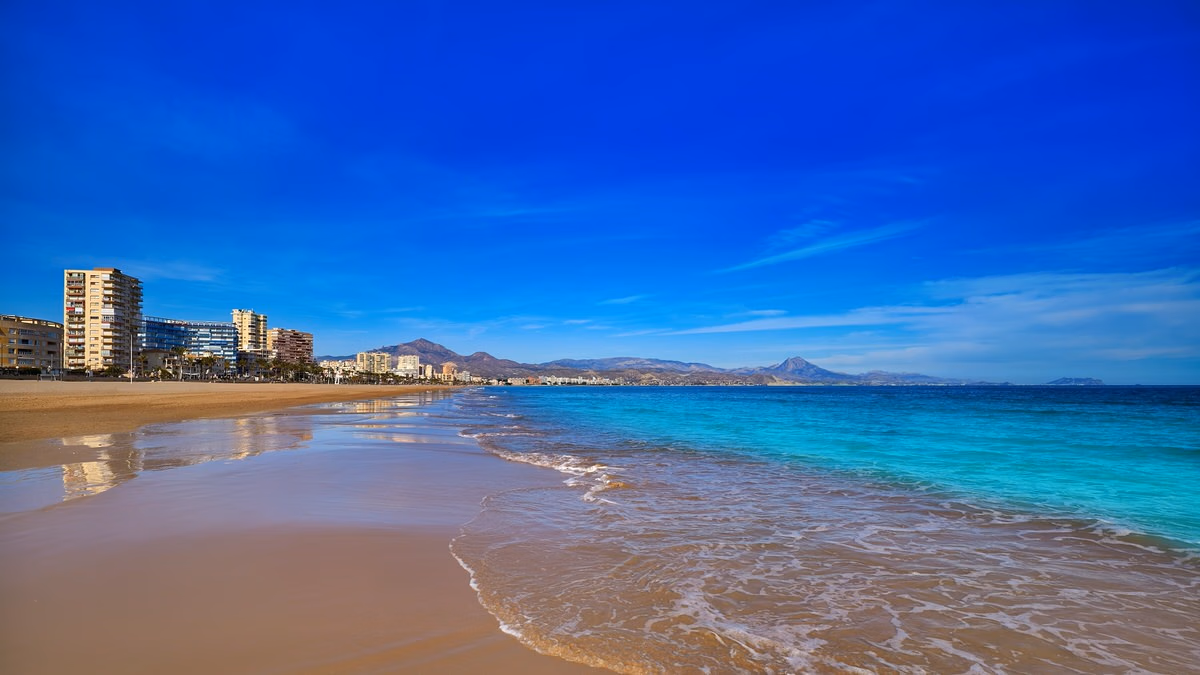 Apartamento de Obra Nueva de 2 Dormitorios en Playa de San Juan · 75 m² - 4