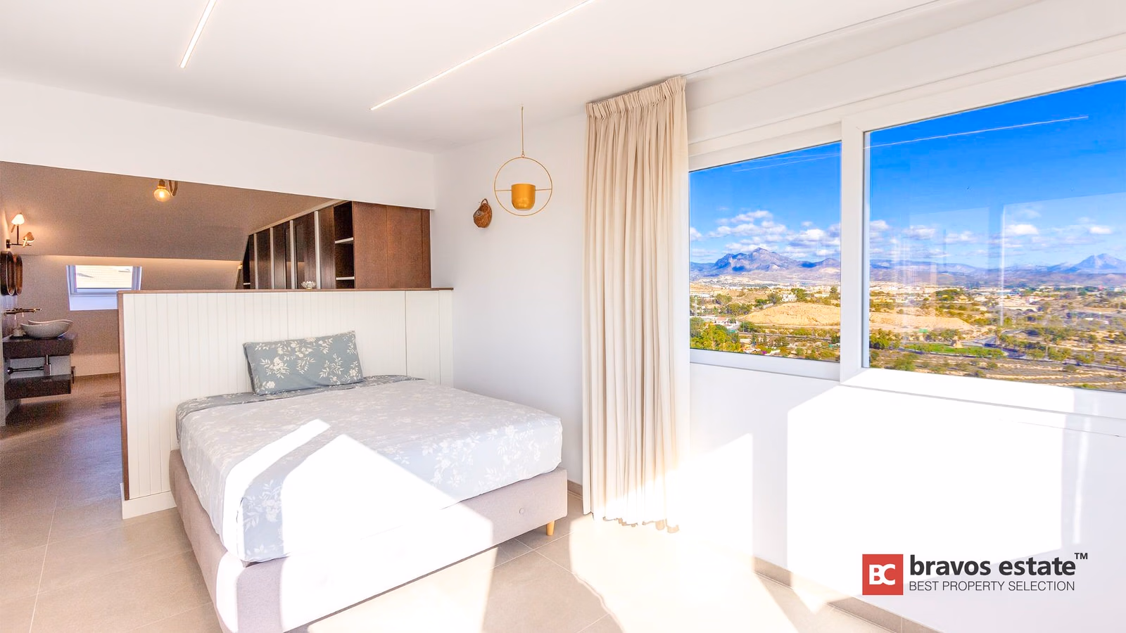 Spacious 4-Bedroom Bungalow in Mutxamel - 10
