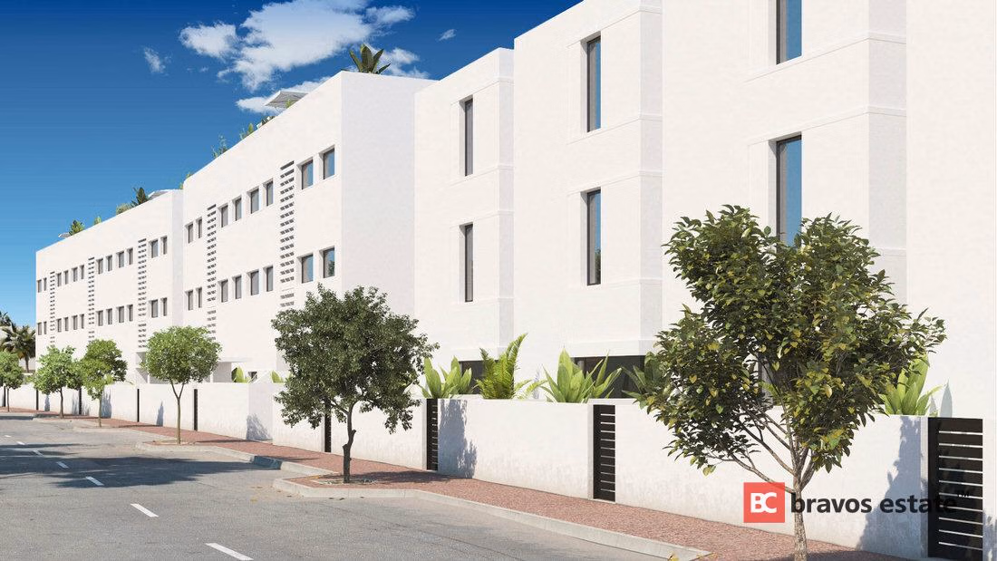 Beachside 3-Bedroom Apartment in Guardamar del Segura - 7