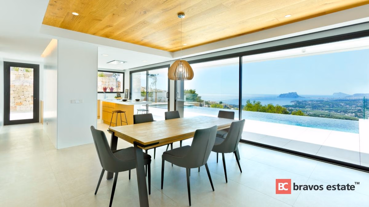 Luxury 4-Bedroom Villa in Cumbre del Sol - 15