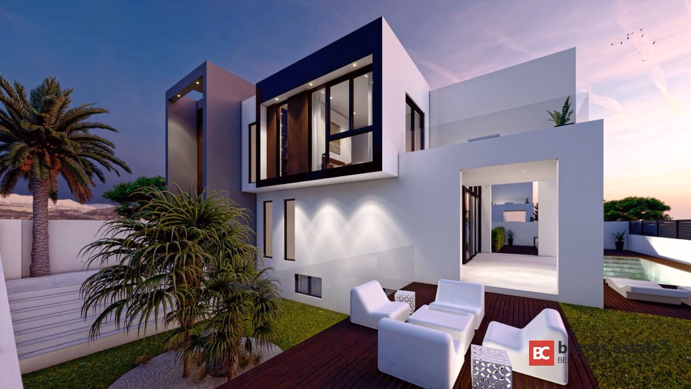 Spacious 4-Bedroom Villa in Playa de San Juan · 353 m² - 8