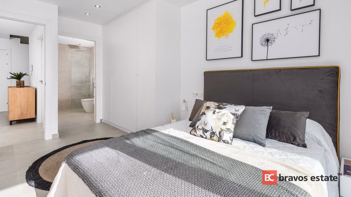 New Build 3-Bedroom Villa in Torrevieja · 213 m² - 4