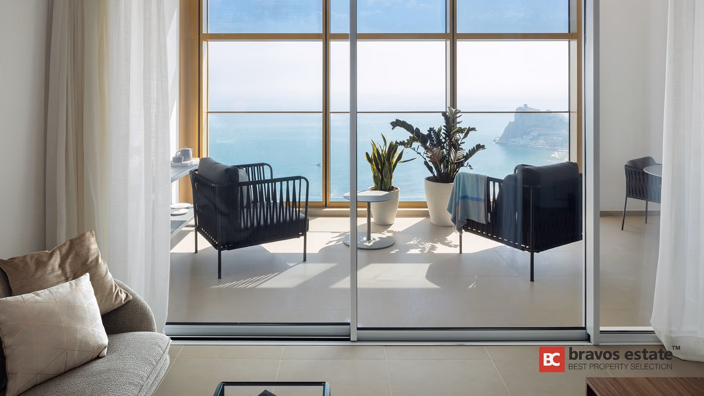 Beachside 2-Bedroom Apartment in Benidorm - 22