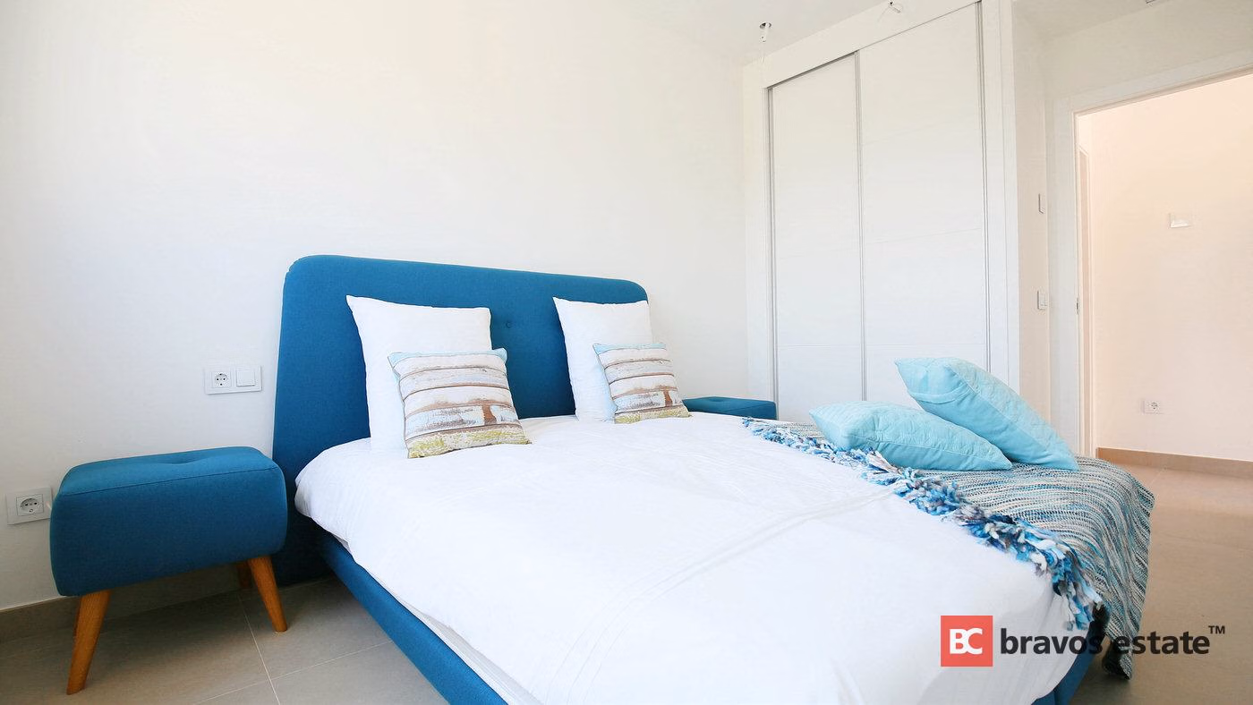 Beachside 3-Bedroom Bungalow in Torre de la Horada - 1