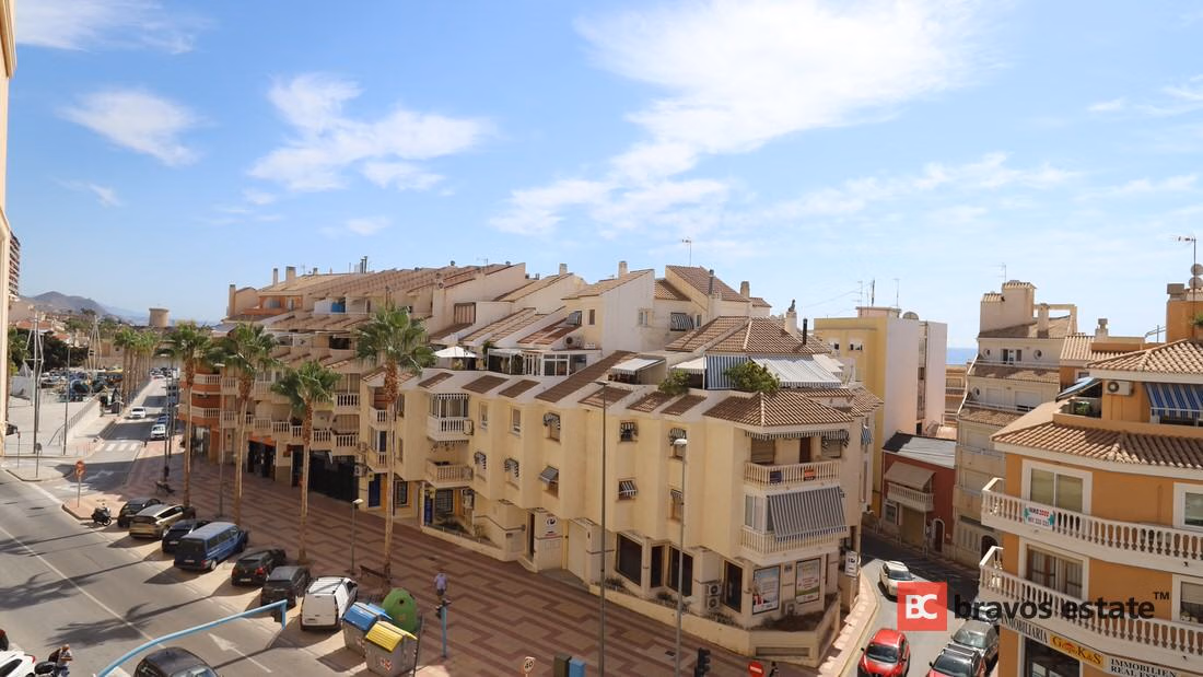 Seafront 3-Bedroom Apartment in El Campello · 90 m² - 1