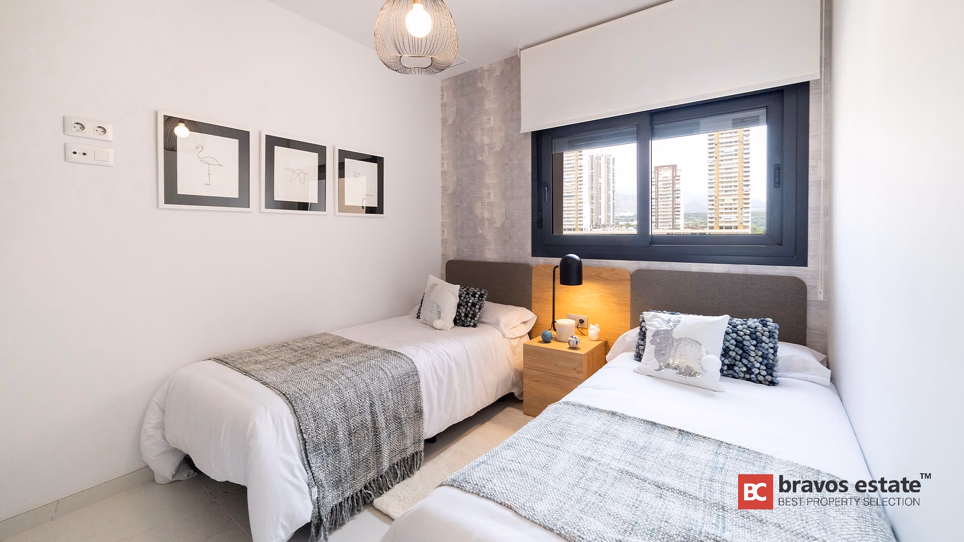 Seafront 2-Bedroom Apartment in Benidorm · 110 m² - 7
