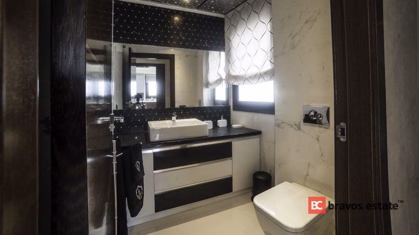 Beachside 3-Bedroom Villa in Campoamor · 193 m² - 12