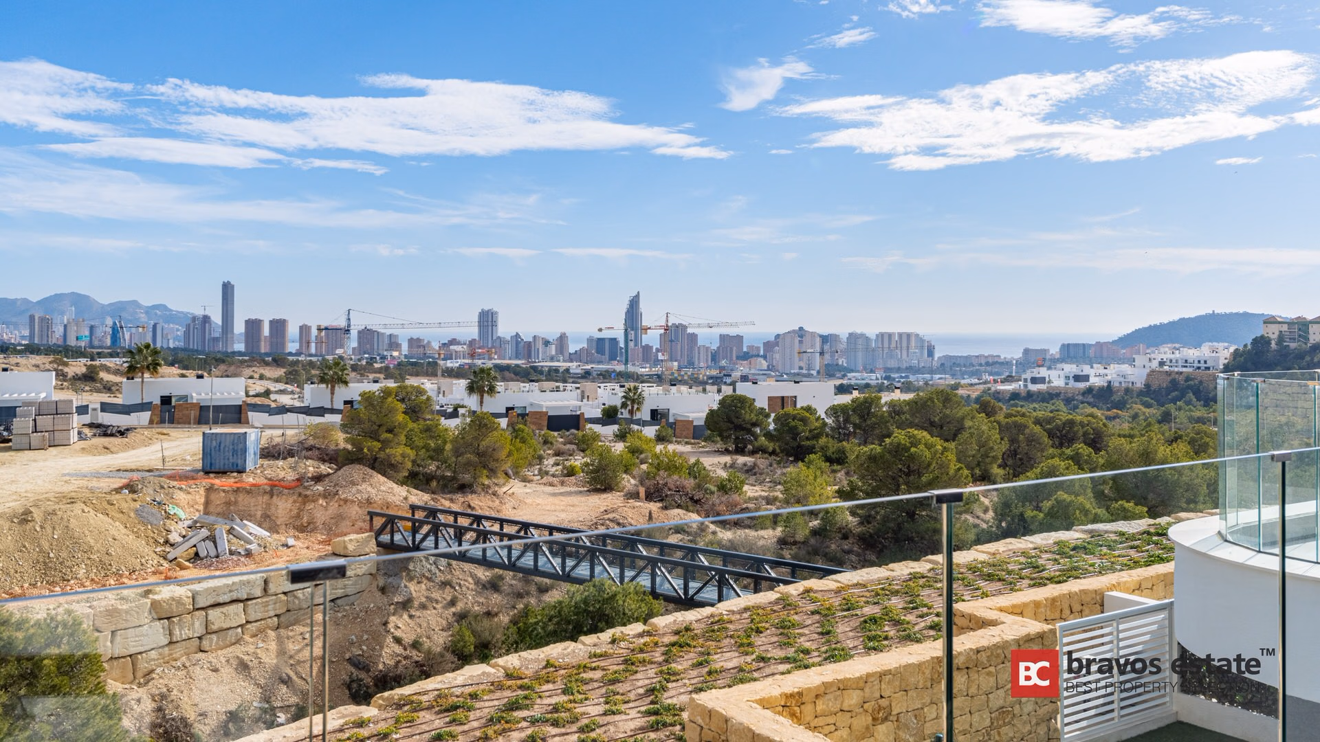 Apartamento de 3 Dormitorios con Vistas al Mar y al Skyline, Finestrat - 17