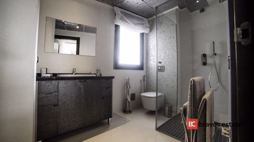 Beachside 3-Bedroom Villa in Campoamor · 193 m² - 17