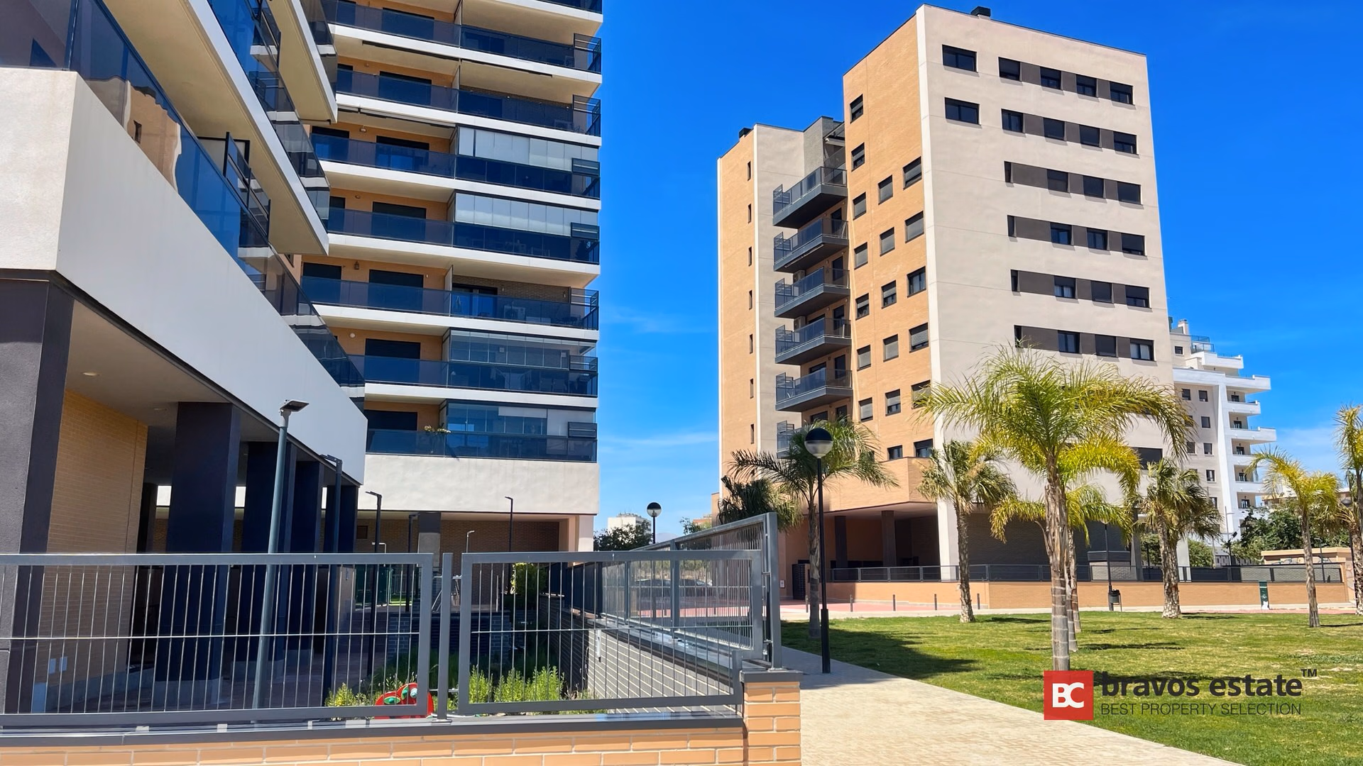 Beachside 2-Bedroom Apartment in El Campello · 100 m² - 11