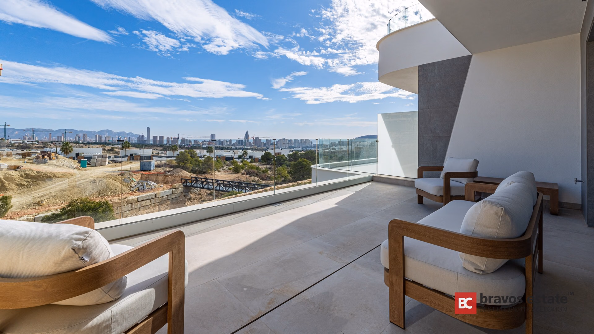 Apartamento de 3 Dormitorios con Vistas al Mar y al Skyline, Finestrat - 15