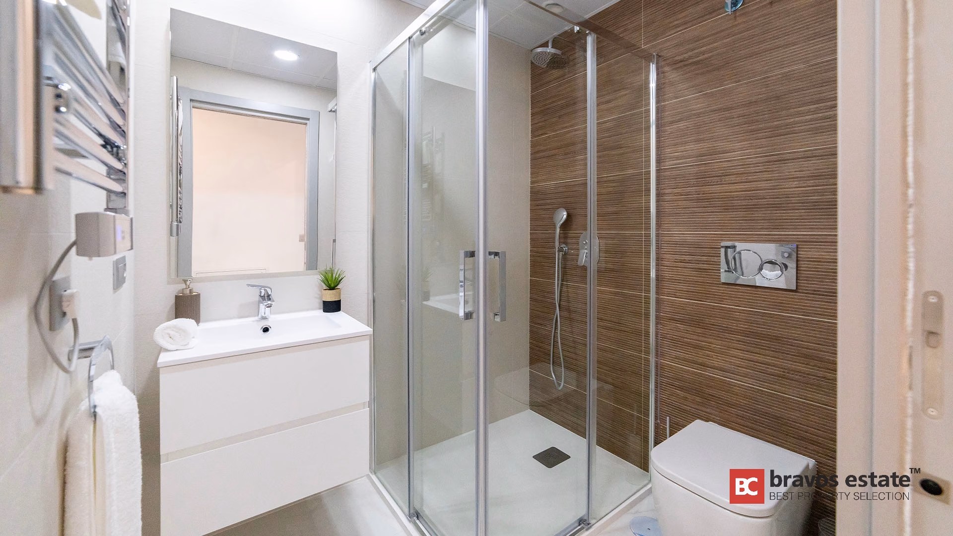 Seafront 2-Bedroom Apartment in Benidorm · 110 m² - 15