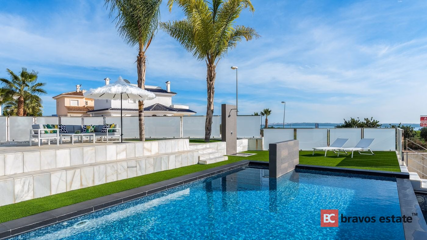 Spacious 5-Bedroom Villa in Ciudad Quesada · 371 m² - 8
