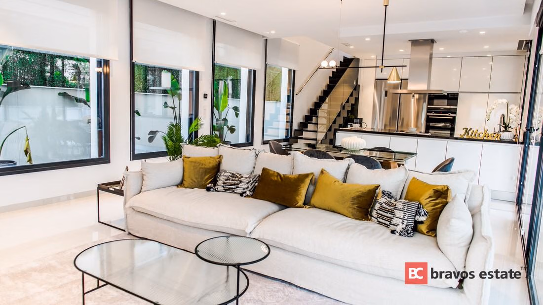 Spacious 3-Bedroom Villa in Finestrat · 282 m² - 2