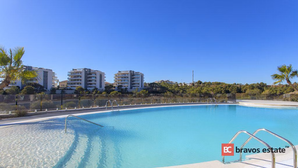 Apartamento de Obra Nueva de 3 Dormitorios en Villamartin · 93 m² - 8